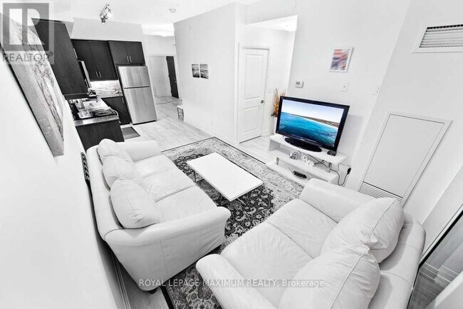 Photo du bâtiment - 3600 Hwy 7