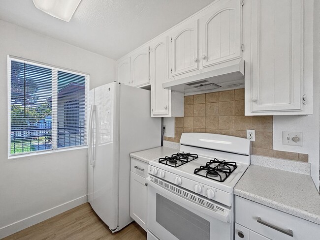 Building Photo - Updated 3B/2BA House in North Park w/ Cove...