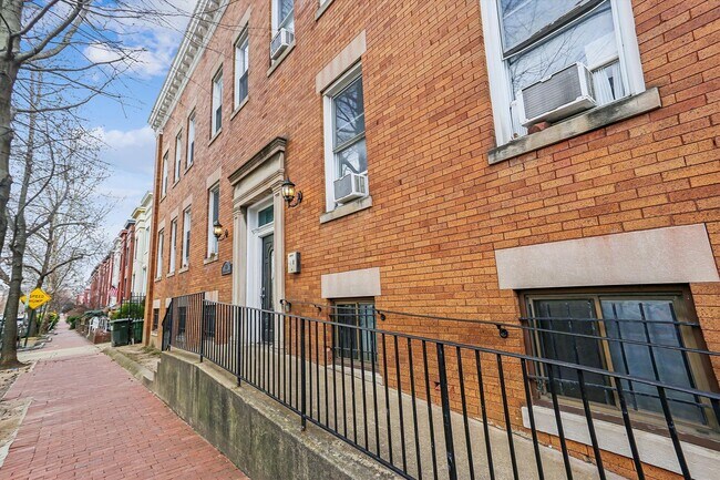 Building Photo - 150 Seaton Pl NW