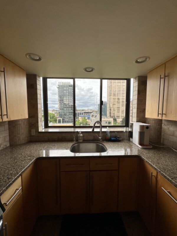 Foto del edificio - 1120 Spring St