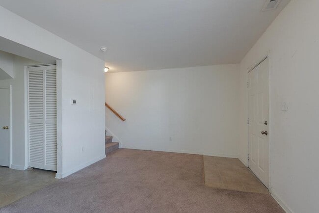 Building Photo - 3514 E Richmond Rd #6