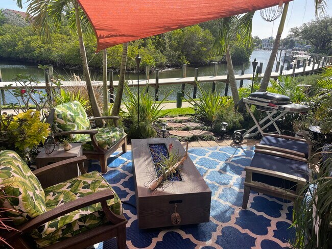 Foto del edificio - 2300 Treasure Isle Dr