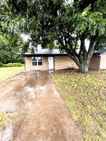Primary Photo - 101 Redbud Ct
