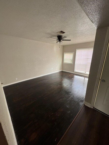 Foto del edificio - 9306 St Lo Rd