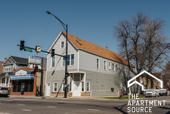 Building Photo - 3800 W Diversey Ave