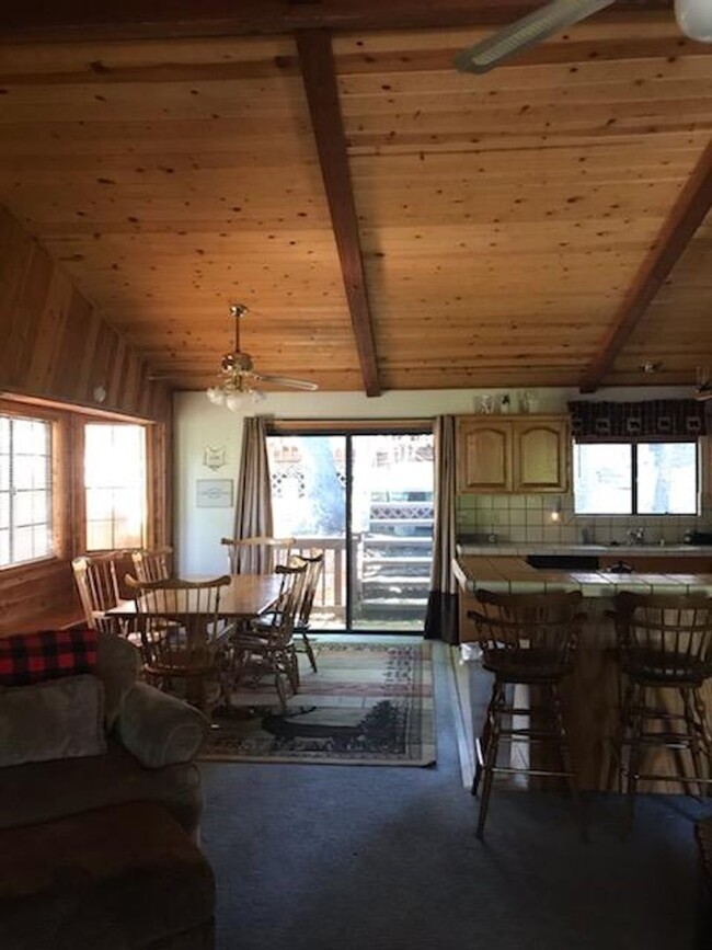 Building Photo - 3 bedroom on quiet cul-de-sac