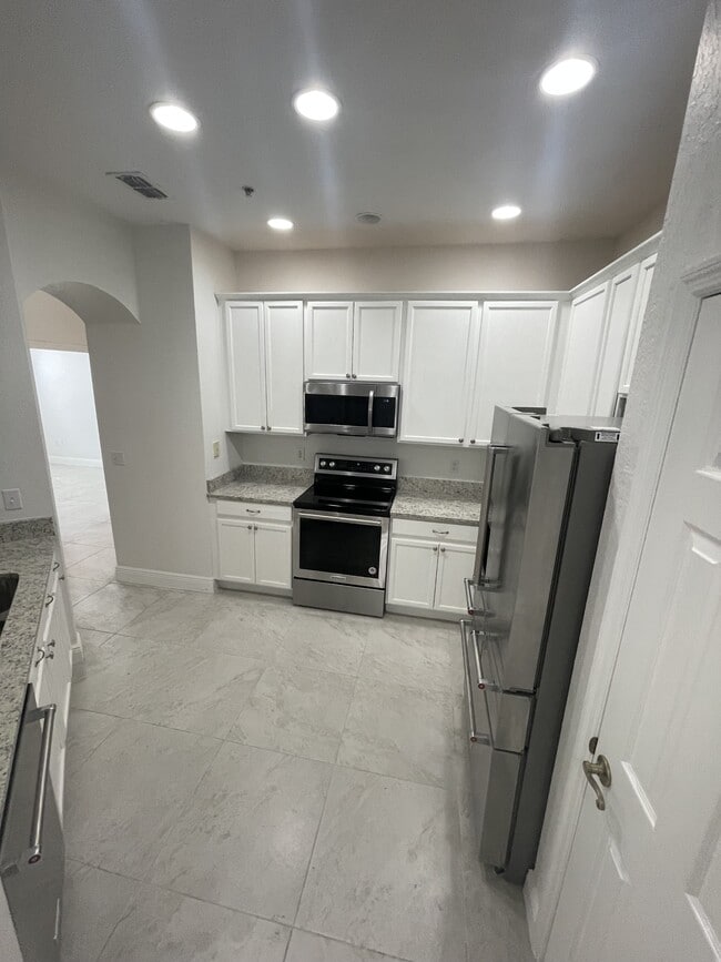 Building Photo - 3331 Whitestone Cir