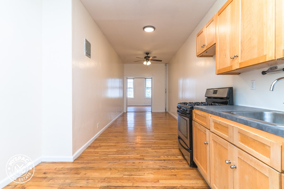 300 Troutman St, Brooklyn, NY 11237 Room for Rent in Brooklyn, NY