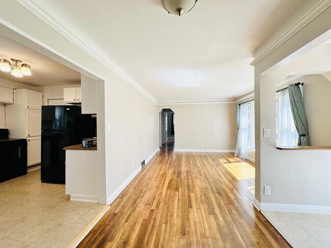 Building Photo - 15040 Arden St