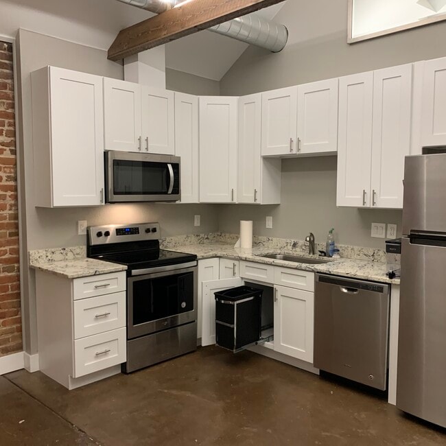 Building Photo - 152 Knox Ct