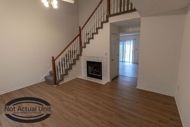 Foto del edificio - 212-214 Nikki Way