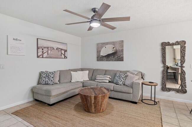 Foto del edificio - 21724 Sunset Ave