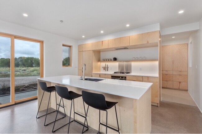 Foto del edificio - 1276 Sycamore Rd