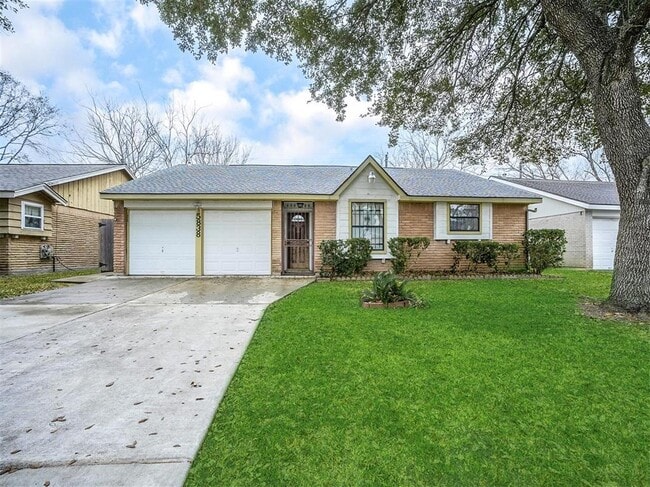 Building Photo - 5838 Ludington Dr
