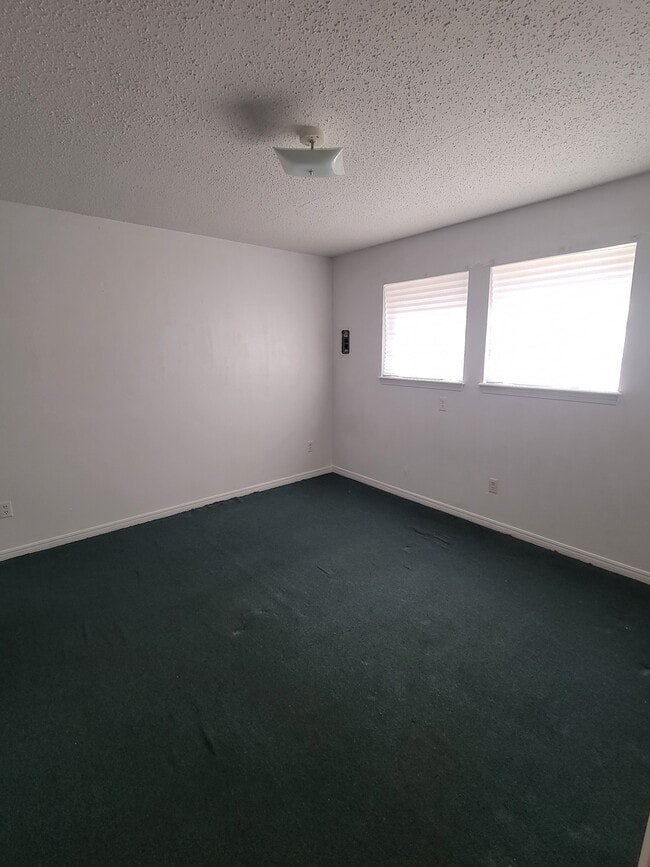 Building Photo - 813 Weatherly St