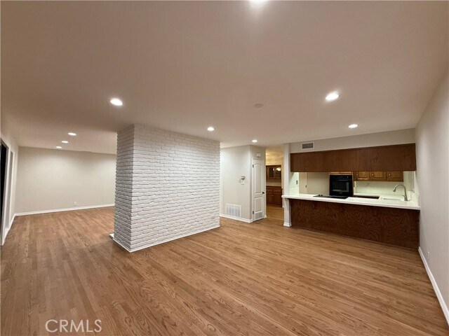 Building Photo - 1825 Valleta Dr