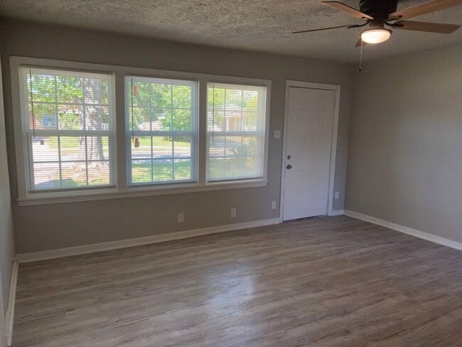 Photo - 5962 Belarbor St House