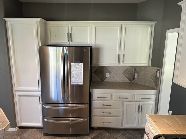 Foto del edificio - 511 Lone Oak Ct
