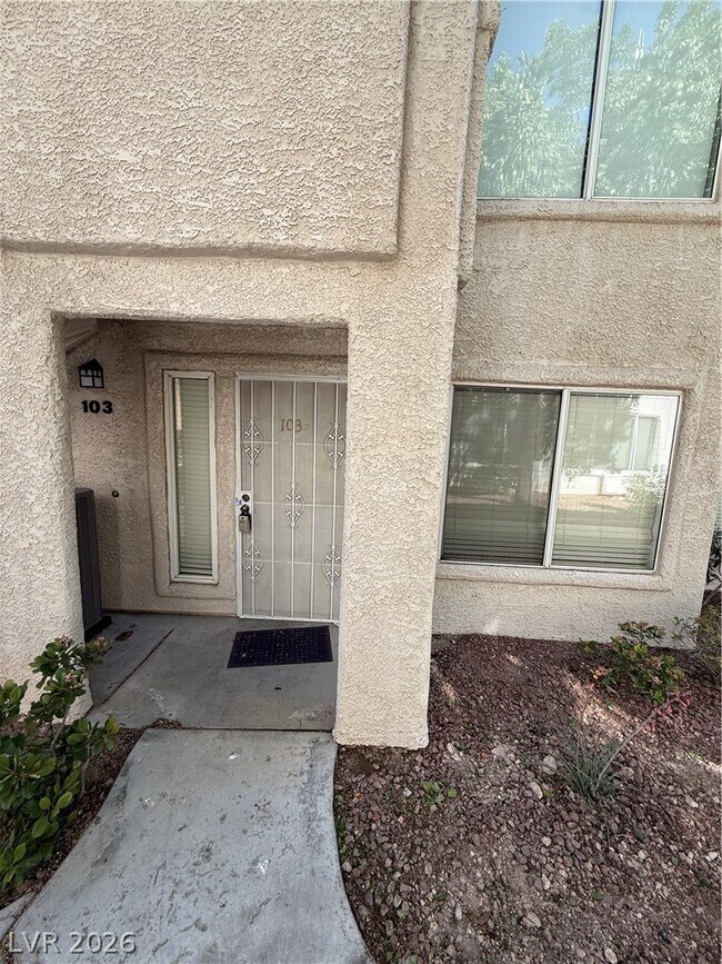 Building Photo - 3074 Tarpon