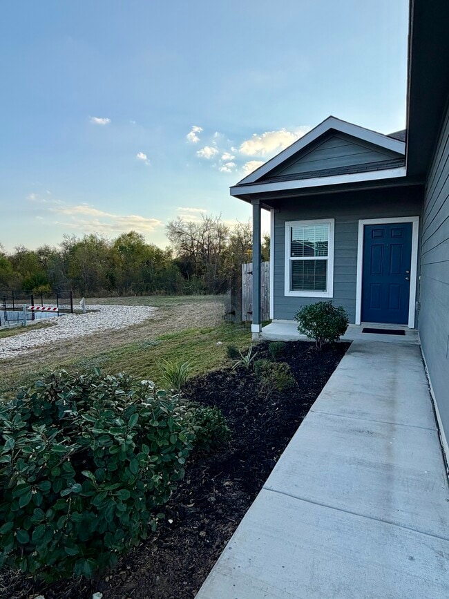 Building Photo - 2821 Dezmond Diamond Ct