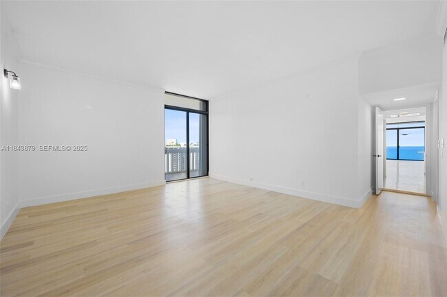 Foto del edificio - 19355 Turnberry Way