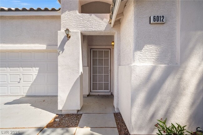 Foto del edificio - 6012 Soft Springs St