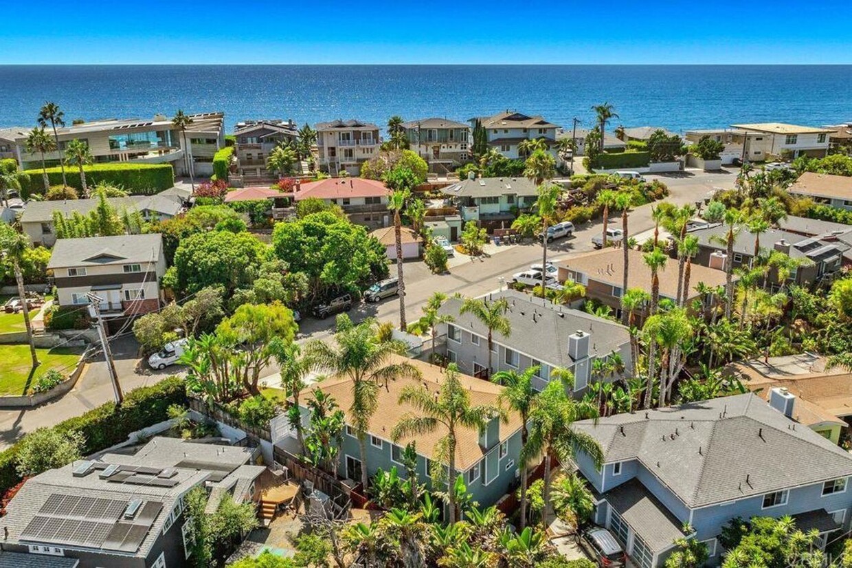 Primary Photo - Charming Leucadia Duplex - Steps to Beach