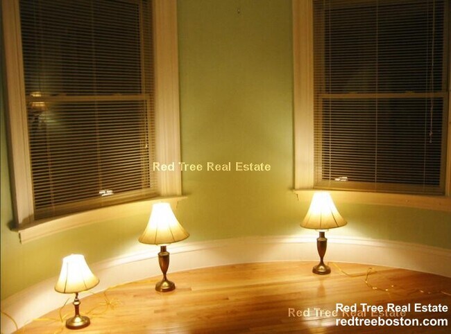 Foto del edificio - 12 Verndale St