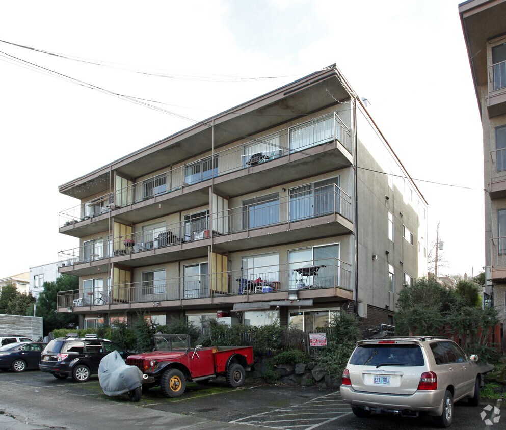 Foto del edificio - Admiral Apartments