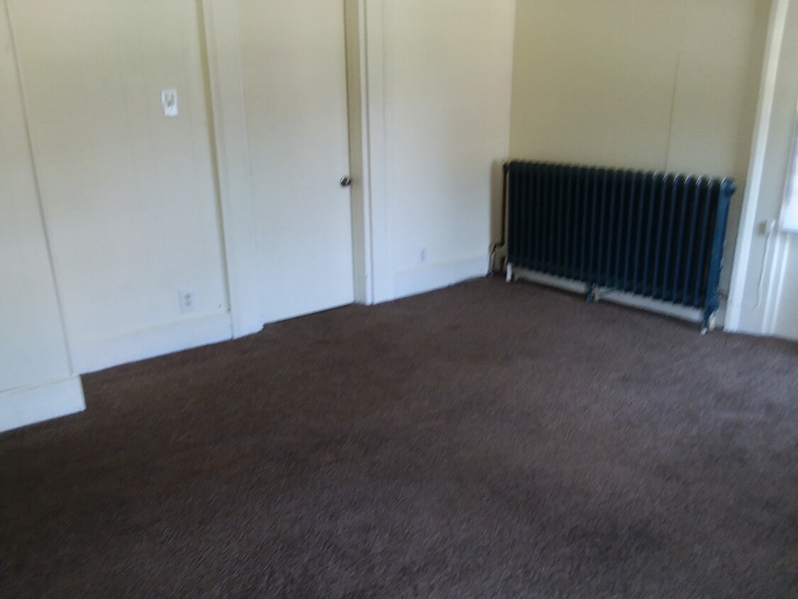 Living - 32 Hamilton St