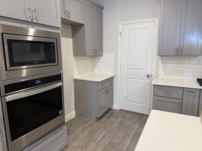 Building Photo - 3640 Lillian Ct