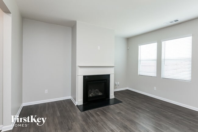 Foto del edificio - 5380 Barberry Ave