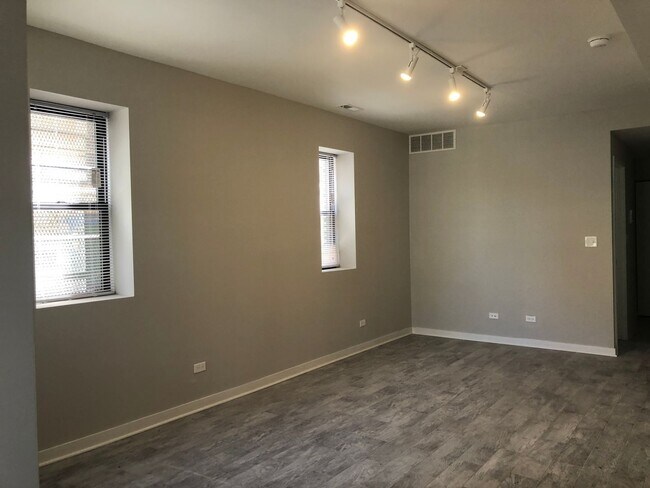 Foto del edificio - 4814 N Monticello Ave