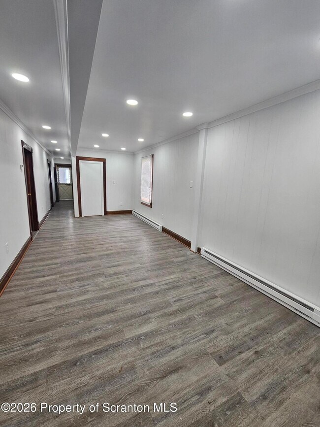 Foto del edificio - 106 N Main St