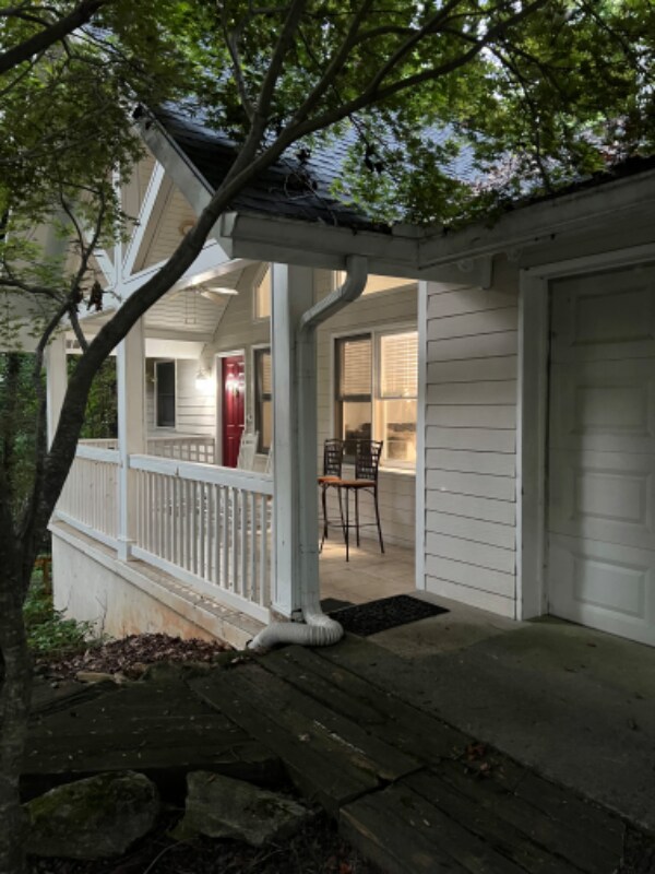 Foto principal - 136 Hickory Hills Dr