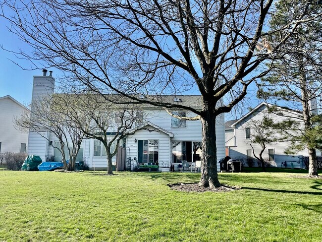 Building Photo - 213 Carlisle Ave
