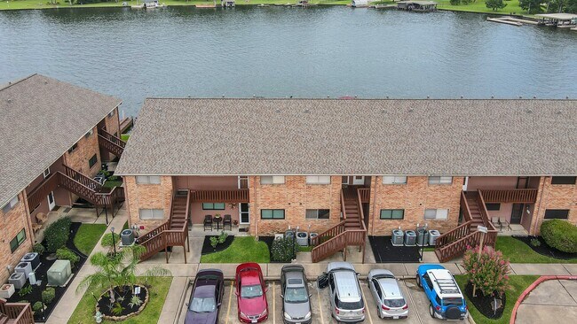 Foto del edificio - 801 River Rd