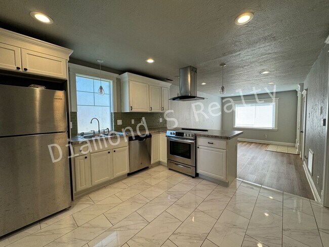 Foto del edificio - Charming 2 Bedroom/2 Bathroom House Coming Soon!