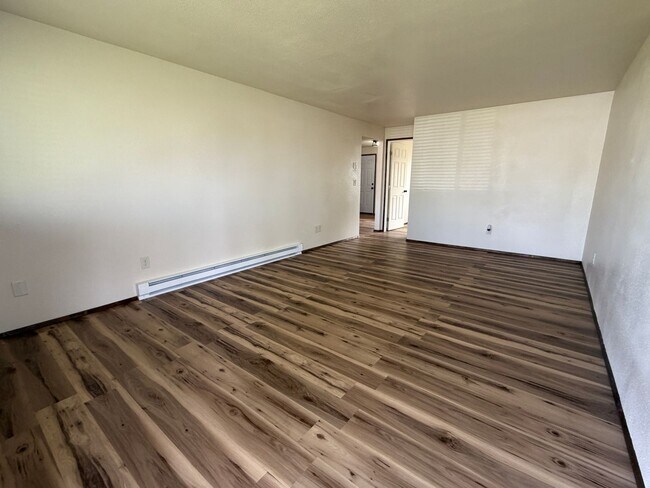 Foto del edificio - 2 Bedroom 1 Bath 3plex