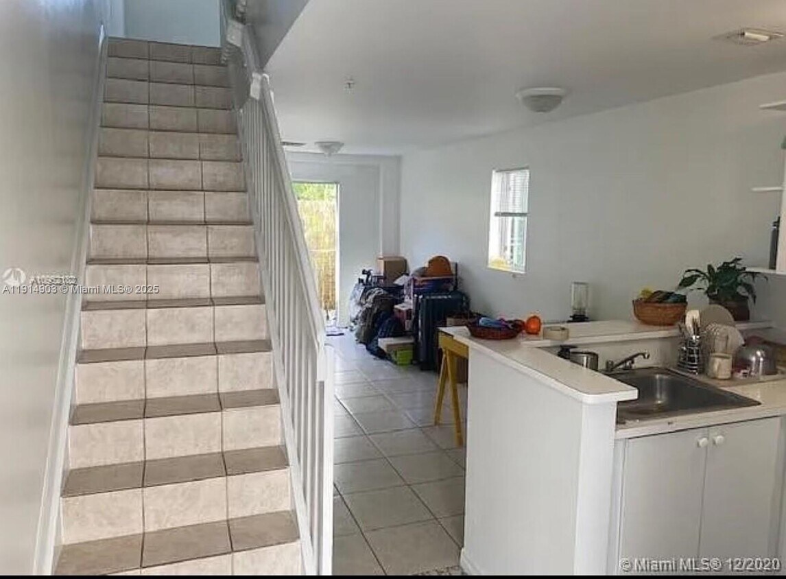 Foto principal - 821 SW 2nd St