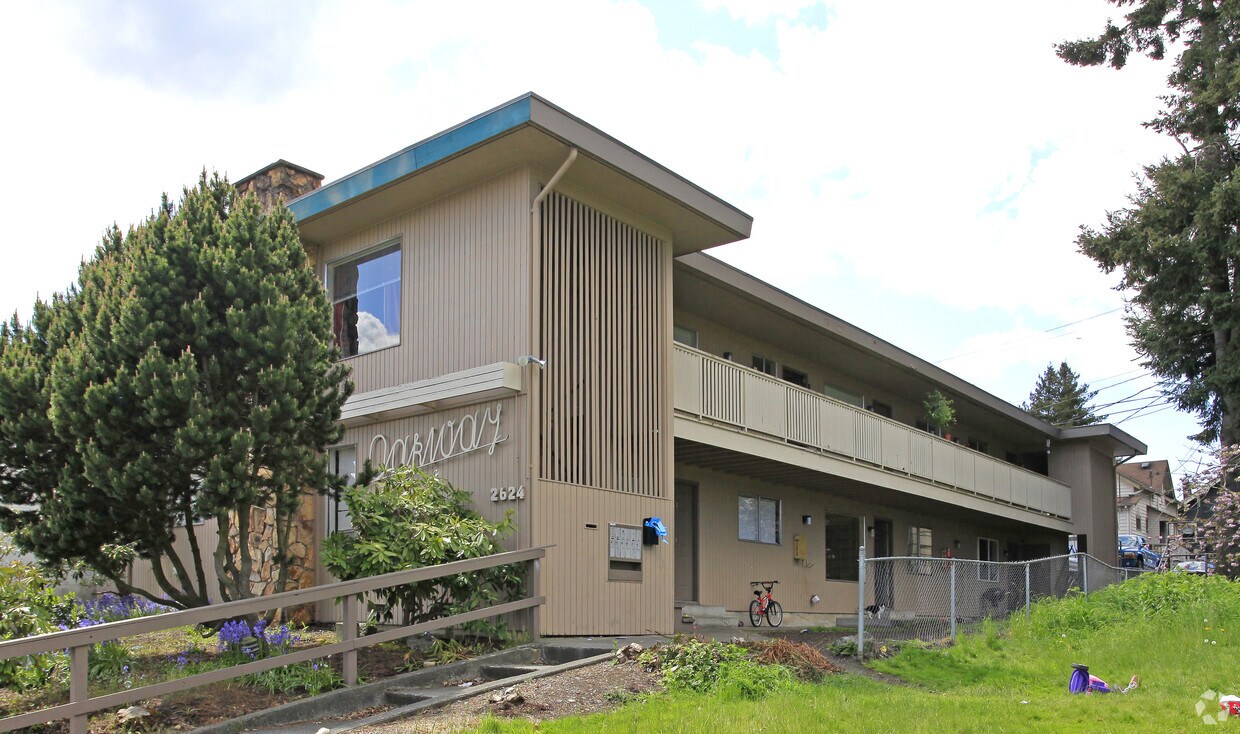 Primary Photo - Oakway Apartments