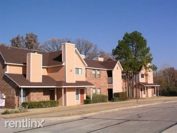 Primary Photo - 3862 Evergreen St