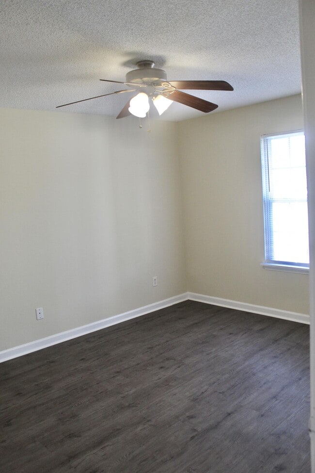 Building Photo - 1815 Cobblestone Ct