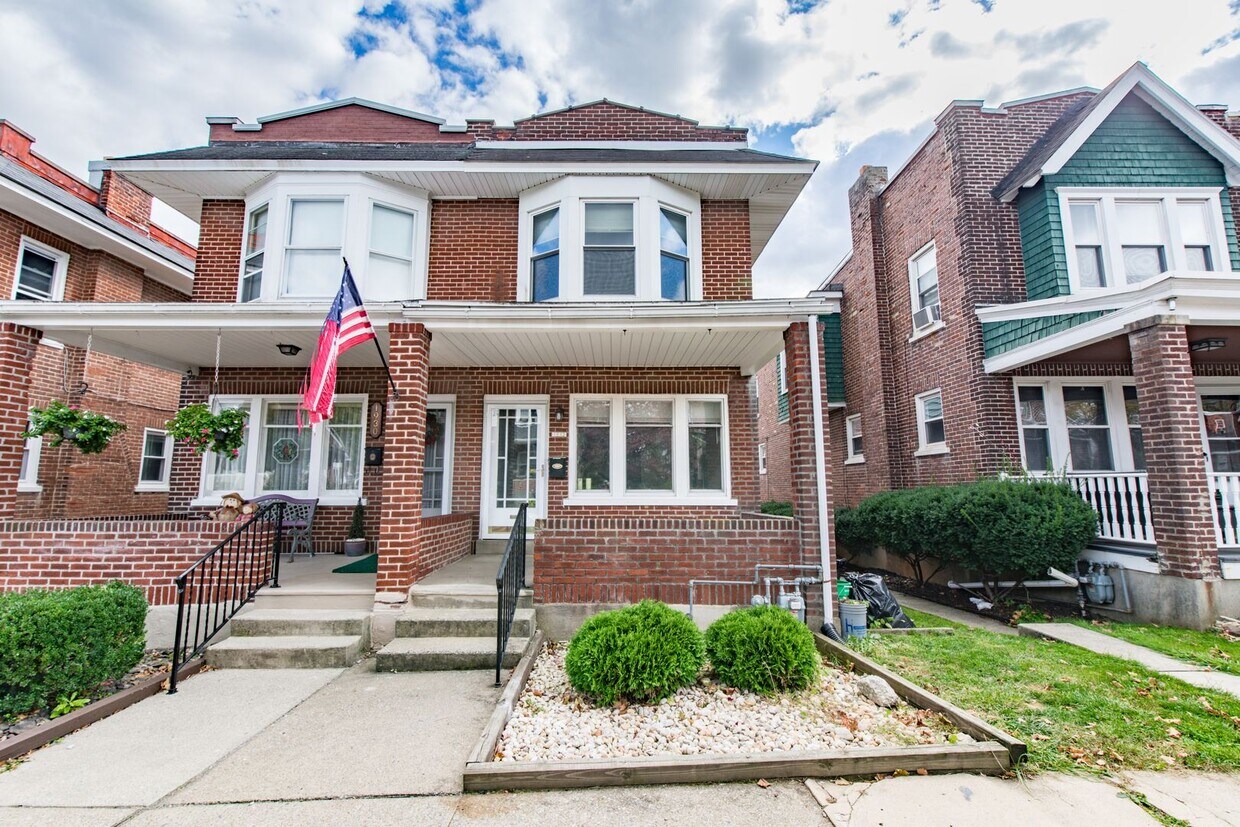 Primary Photo - 3 Bed 1 Bath West end of Allentown