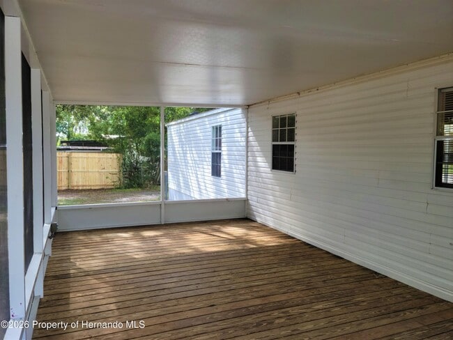 Building Photo - 5323 S Knobhill Terrace