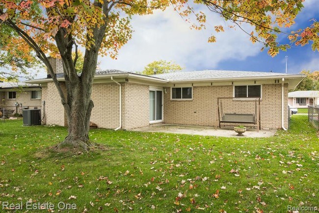 Building Photo - 43077 Avon Rd