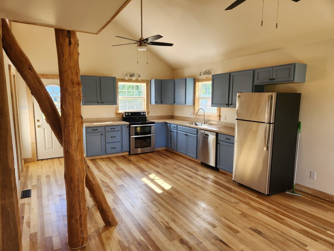 Foto principal - 1815 McClures Gap Rd