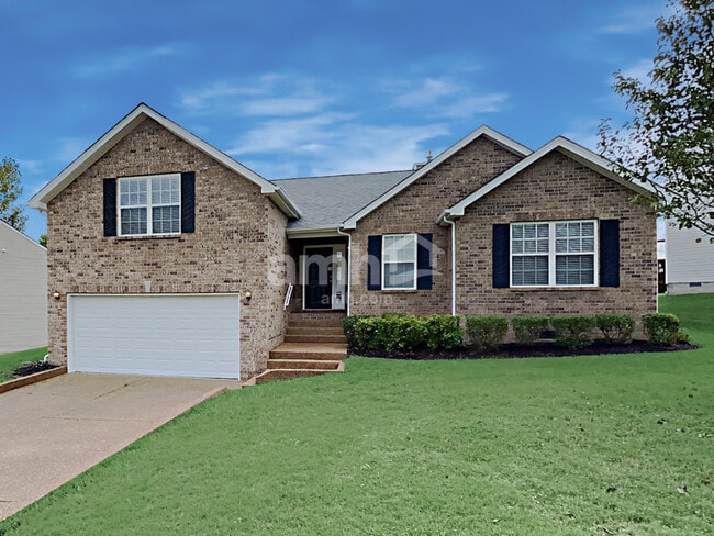 Building Photo - 6004 Crestview court