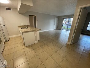 Building Photo - 5323 Summerlin Rd