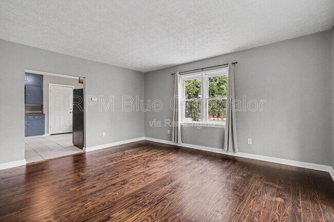Foto del edificio - 7670 Pippin Rd